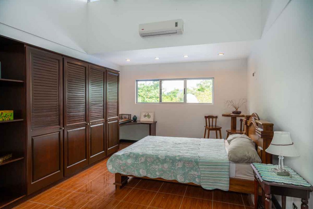 5 bed Home For Sale in Puntarenas,  - 1